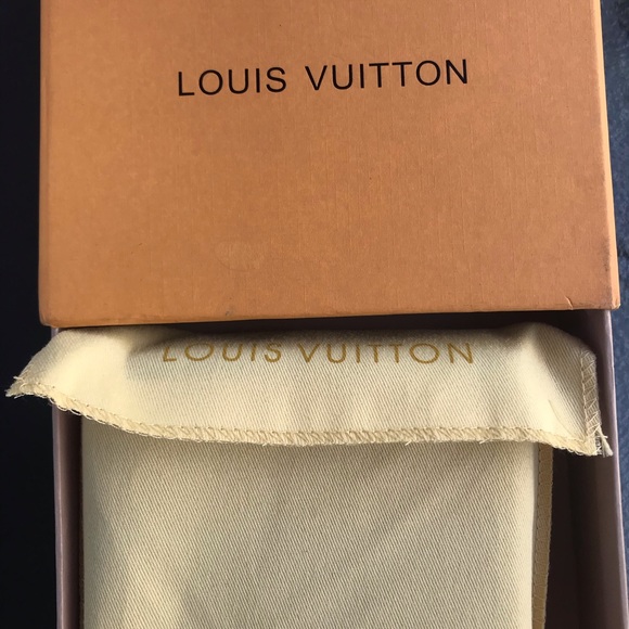 Louis Vuitton Men’s Wallet - Picture 6 of 6